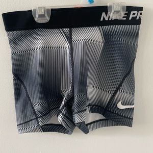 brand new nike pro shorts